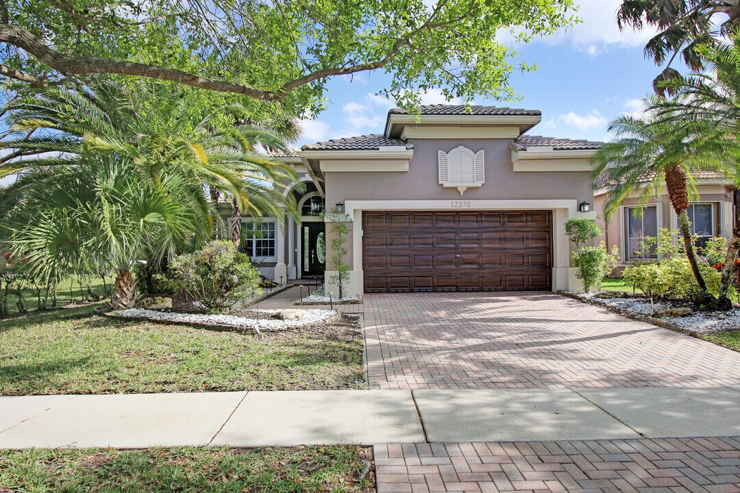 12370 NW 78th Manor in Parkland, FL - Building Photo