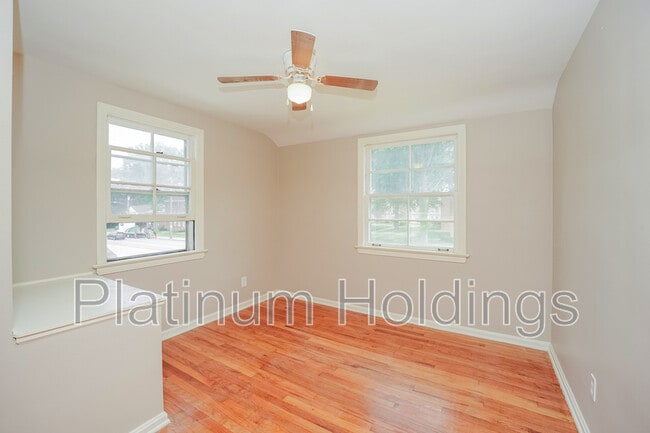 13790 Cedar Rd in University Heights, OH - Building Photo - Building Photo