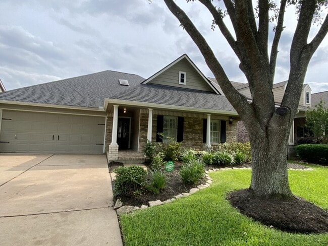 property at 7807 Highland Glen Dr