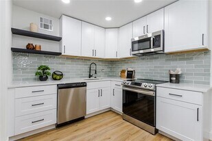 5607 Harvest Hill Rd in Dallas, TX - Building Photo