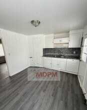 22763 Almond Ave in Eastpointe, MI - Foto de edificio - Building Photo