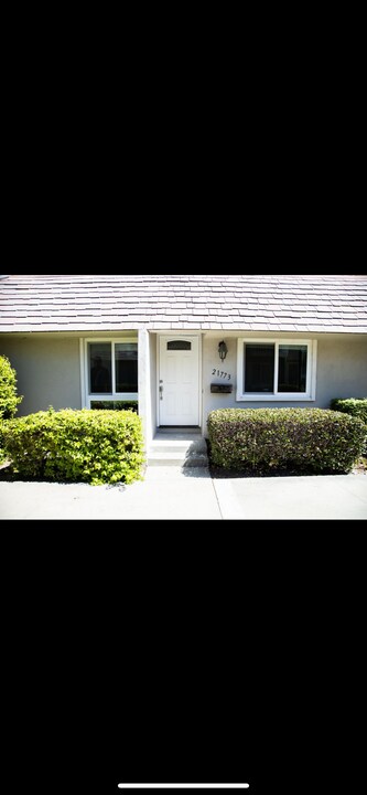 21773 Lake Vista Dr in Lake Forest, CA - Building Photo