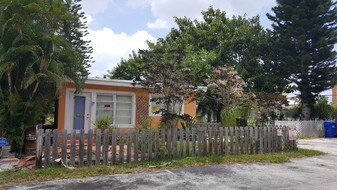 3241 NE 15th St in Pompano Beach, FL - Building Photo