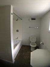 216 Forest Ave in Radford, VA - Building Photo - Building Photo