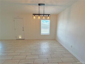 21 Buen Camino St in Weslaco, TX - Building Photo - Building Photo