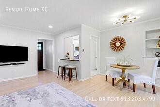 5906 W 75th Terrace in Prairie Village, KS - Building Photo - Building Photo