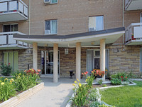 Canadiana Apartments in Hamilton, ON - Building Photo - Building Photo