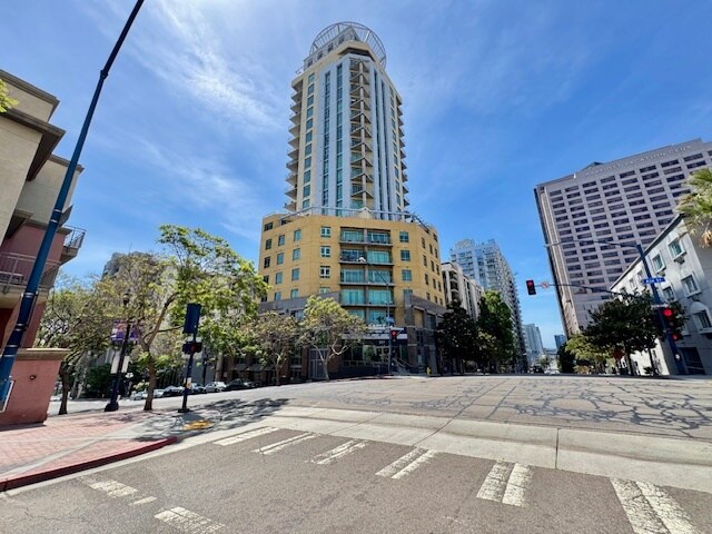 801 Ash St in San Diego, CA - Building Photo