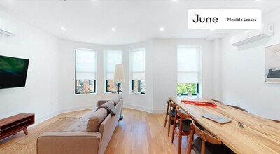 Cozy Private ROOM in Crown Heights, Unit 9 in Brooklyn, NY - Foto de edificio - Building Photo