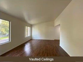 Gates Villas in Fresno, CA - Building Photo