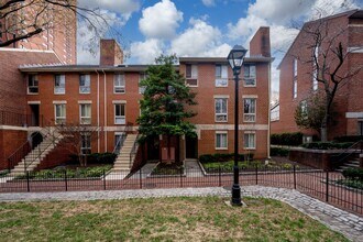 35 Andrew Pl, Unit R112 in Baltimore, MD - Building Photo - Building Photo