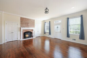 39 Murray Hill Square in New Providence, NJ - Building Photo - Building Photo