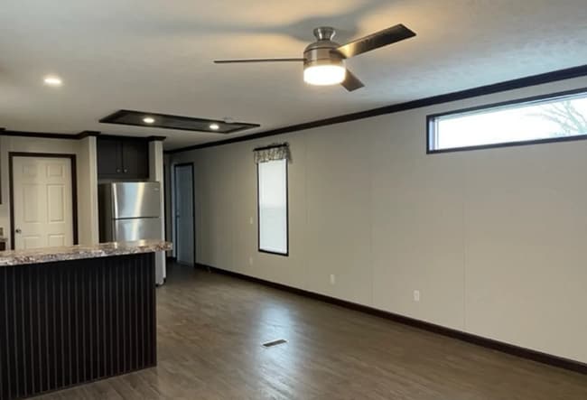 152 W Orleans Ct in Howell, MI - Foto de edificio - Building Photo