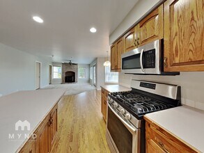 6613 46th Ave Ct E in Tacoma, WA - Foto de edificio - Building Photo