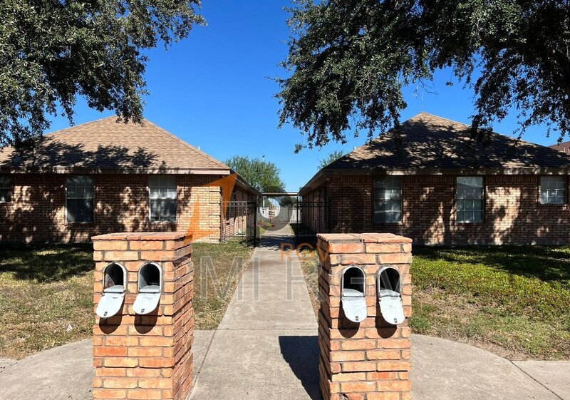 1913 Villa Linda Ave in Edinburg, TX - Building Photo