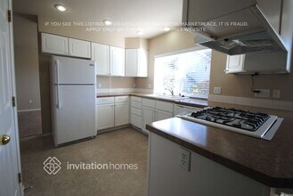 3010 46th St Ct NE in Tacoma, WA - Foto de edificio - Building Photo