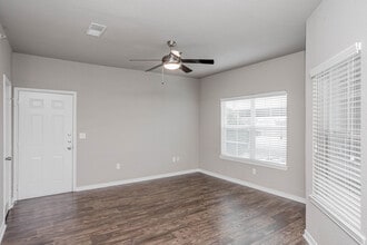 Stoneleigh Centerton Apartments in Centerton, AR - Foto de edificio - Interior Photo