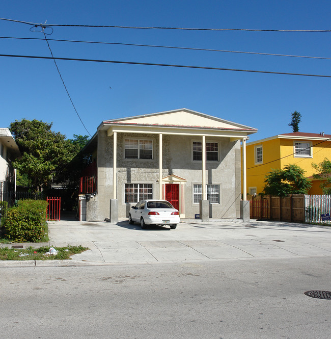 71 NE 59th St in Miami, FL - Foto de edificio - Building Photo