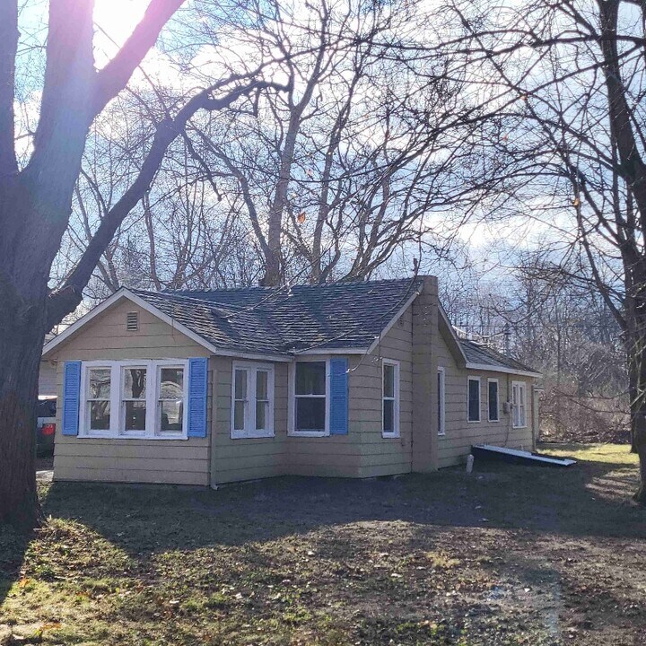 1968 Taube Ave in Benton Harbor, MI - Building Photo