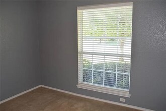 1012 Carlin Ln in Burleson, TX - Building Photo - Building Photo