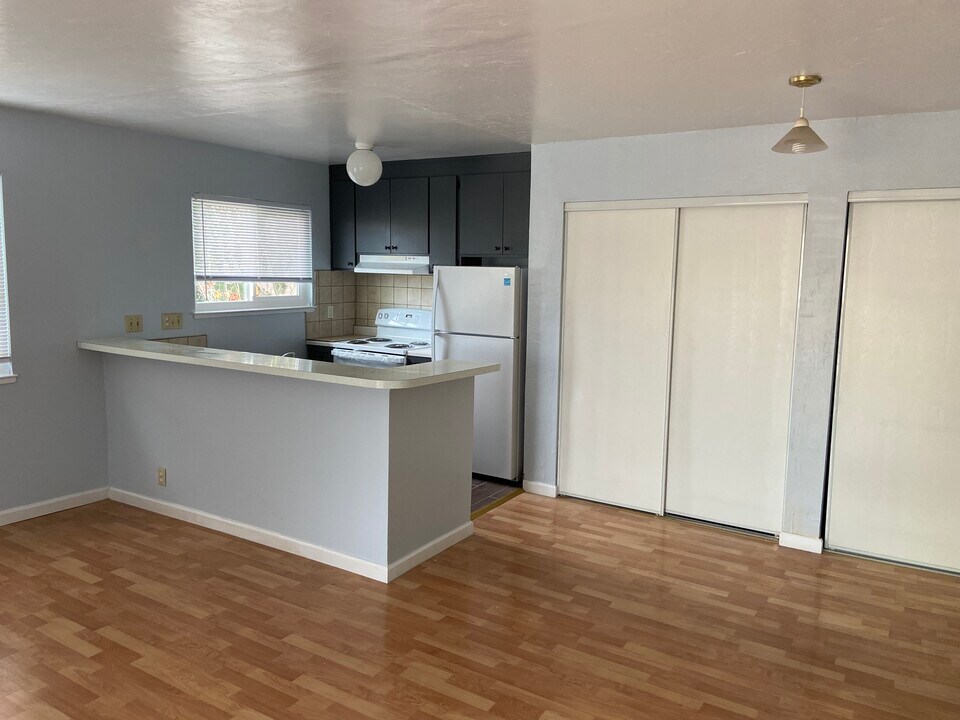 43111 Mayfair Park Ave in Fremont, CA - Building Photo