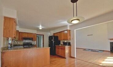 2358 Saffron Ct in Troy, MI - Foto de edificio - Building Photo
