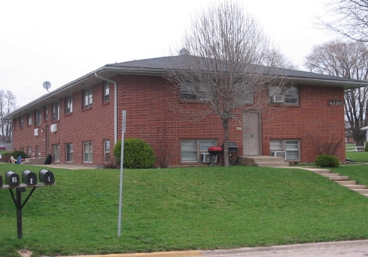 4220 Middlebury Ave in Rockford, IL - Foto de edificio