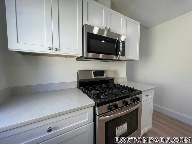 78 Brooks St, Unit 3