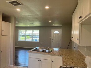 727 E 33rd St N in Tulsa, OK - Building Photo - Building Photo