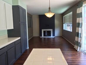 205 Venetia Way in Oceanside, CA - Building Photo - Building Photo