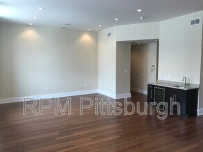 1822 Harcum Wy in Pittsburgh, PA - Building Photo - Building Photo