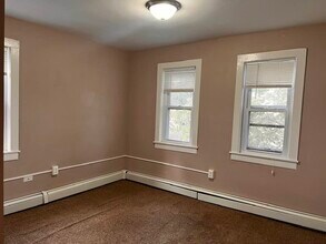 411 4th St in Rollinsford, NH - Building Photo - Building Photo