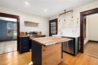 31 Cranston Ave in Newport, RI - Building Photo - Building Photo