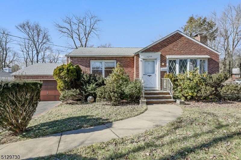 1226 Cedar Ave in Mountainside, NJ - Building Photo