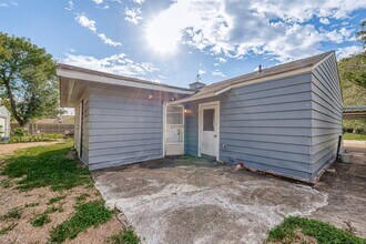 5619 Willow Glen Dr in Houston, TX - Building Photo - Building Photo