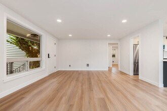 6721 24th Ave NW in Seattle, WA - Building Photo - Building Photo