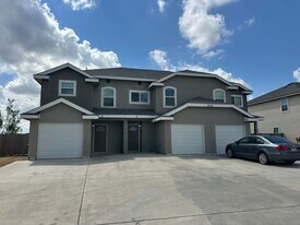8410 Flicka Hls in Selma, TX - Building Photo