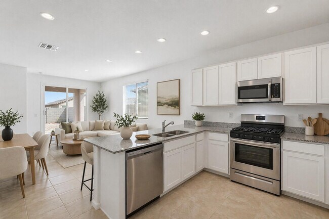 2440 W Bowker St in Phoenix, AZ - Building Photo - Building Photo