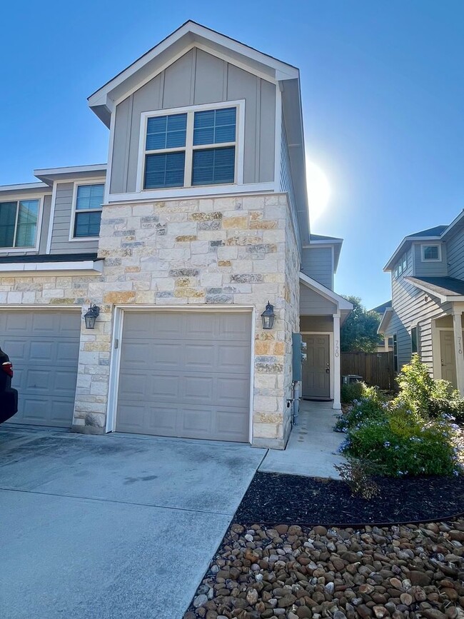 720 Gristmill Dr in New Braunfels, TX - Building Photo - Building Photo