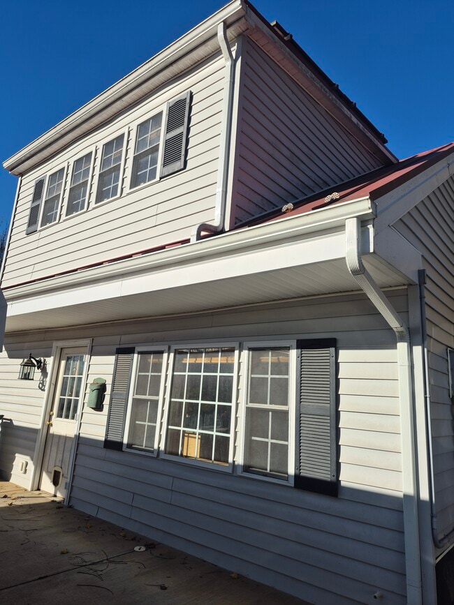 property at 621 Gypsy Ave