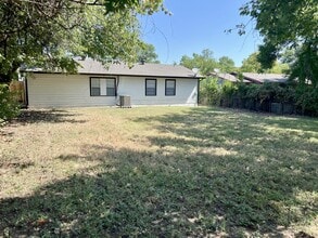 4204 Bowling Green St in Forest Hill, TX - Building Photo - Building Photo