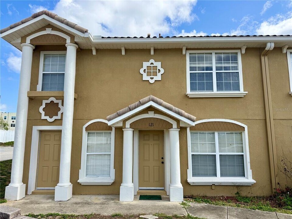 121 Melissa Pl in Davenport, FL - Building Photo