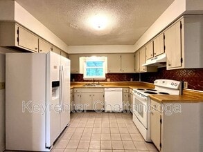 8239 Cicero Trail in Chattanooga, TN - Building Photo - Building Photo