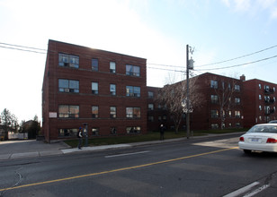 Eglinton Terrace in Toronto, ON - Building Photo - Building Photo