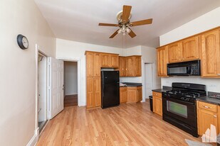 3300 N Racine Ave, Unit 03 in Chicago, IL - Building Photo