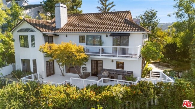 3630 Roberts View Pl in Los Angeles, CA - Building Photo - Building Photo