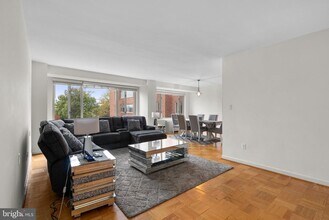 4301 Massachusetts Ave NW in Washington, DC - Building Photo - Building Photo