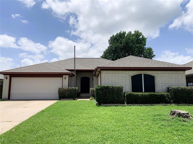 1021 Caleb St in Burleson, TX - Building Photo