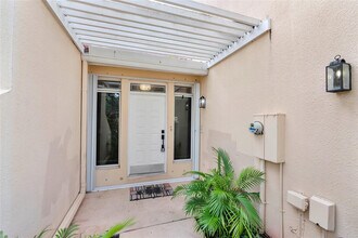 9664 Royal Palm Blvd in Coral Springs, FL - Building Photo - Building Photo