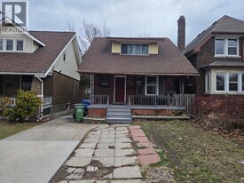 454 Rankin Ave in Windsor, ON - Building Photo